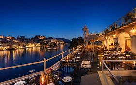 Sarovar - Lake Facing Boutique Hotel On Lake Pichola